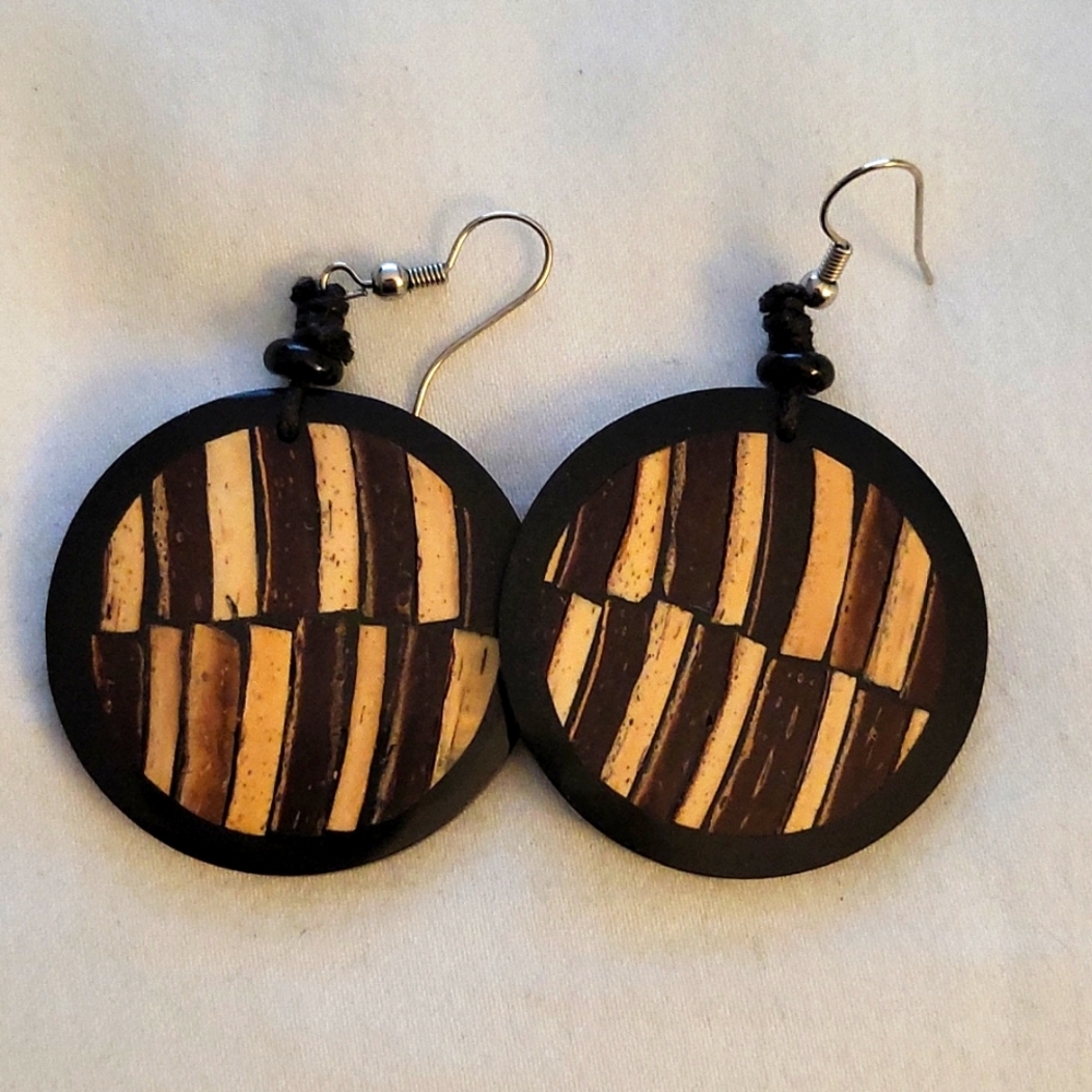 Beautiful wood style earrings.